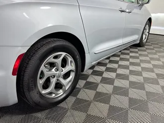 2022 Chrysler Pacifica photo 6