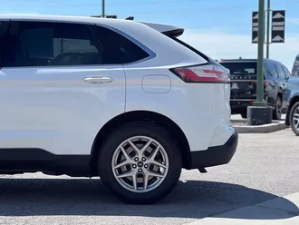 2022 Ford Edge photo 5