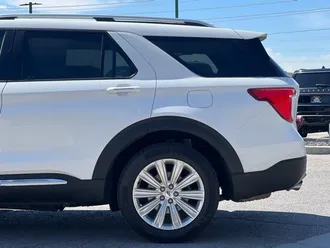 2022 Ford Explorer photo 5