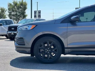 2022 Ford Edge photo 4