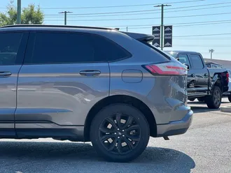 2022 Ford Edge photo 5