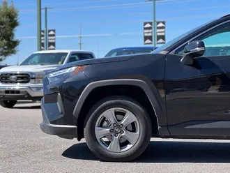 2025 Toyota RAV4 photo 4