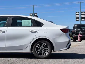 2024 Kia Forte photo 5