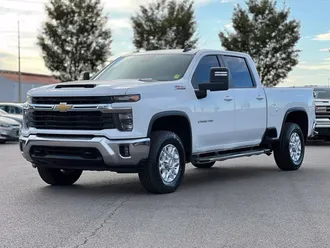 2024 Chevrolet Silverado 2500HD photo 3
