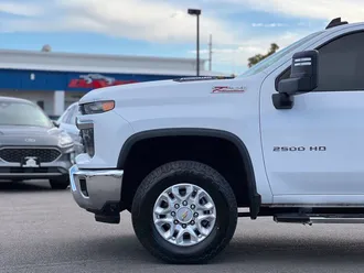 2024 Chevrolet Silverado 2500HD photo 4