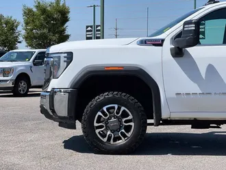 2024 GMC Sierra 3500HD photo 4