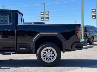 2024 GMC Sierra 3500HD photo 5