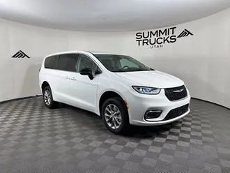 2024 Chrysler Pacifica photo 2