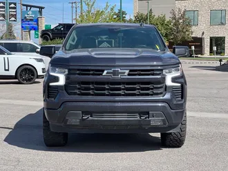 2024 Chevrolet Silverado 1500 photo 2