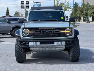 2024 Ford Bronco photo 2