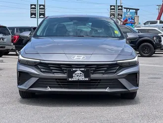 2024 Hyundai Elantra photo 2
