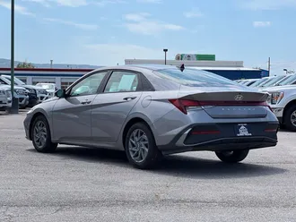 2024 Hyundai Elantra photo 6