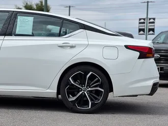 2024 Nissan Altima photo 5