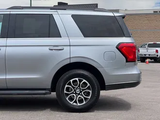 2024 Ford Expedition photo 5