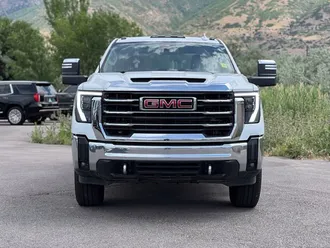 2024 GMC Sierra 3500HD photo 2