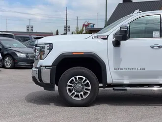 2024 GMC Sierra 3500HD photo 4