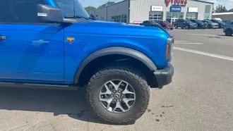 2022 Ford Bronco photo 3