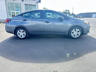 2021 Nissan Versa photo 5