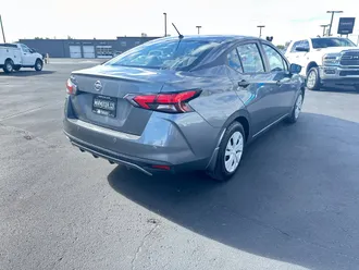 2021 Nissan Versa photo 6