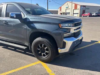2019 Chevrolet Silverado 1500 photo 2