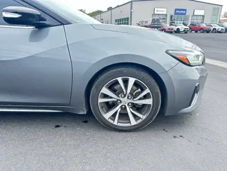 2019 Nissan Maxima photo 3