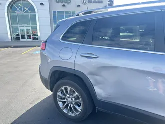 2019 Jeep Cherokee photo 4