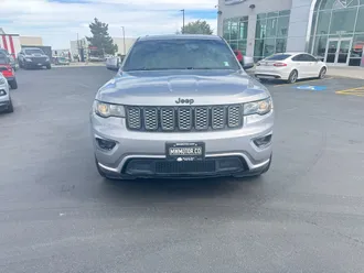 2017 Jeep Grand Cherokee photo 2