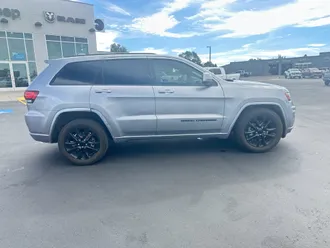 2017 Jeep Grand Cherokee photo 5