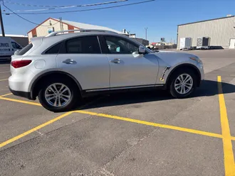 2015 INFINITI QX70 photo 4