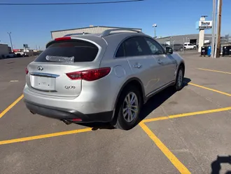 2015 INFINITI QX70 photo 5