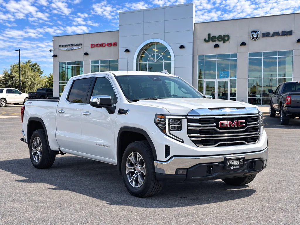 2025 GMC Sierra 1500 SLT