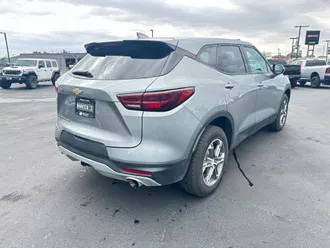 2025 Chevrolet Blazer photo 6