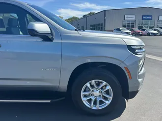 2025 Chevrolet Tahoe photo 3