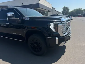 2025 GMC Sierra 2500HD photo 3