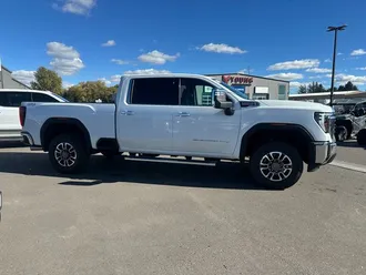 2025 GMC Sierra 2500HD photo 2