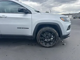 2026 Jeep Compass photo 3