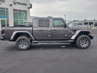 2026 Jeep Gladiator photo 4
