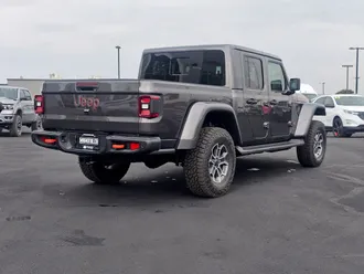 2026 Jeep Gladiator photo 5