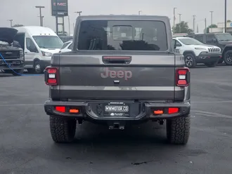 2026 Jeep Gladiator photo 6