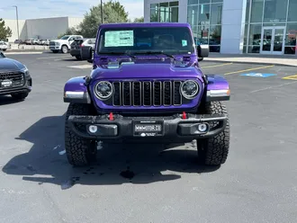 2026 Jeep Gladiator photo 2