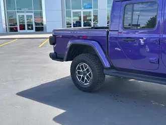 2026 Jeep Gladiator photo 4