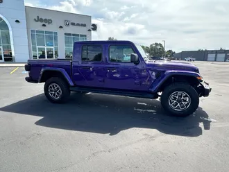 2026 Jeep Gladiator photo 5