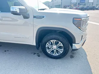 2026 GMC Sierra 1500 photo 3
