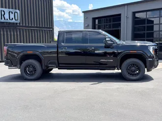 2025 GMC Sierra 3500HD photo 3
