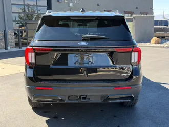 2025 Ford Explorer photo 4