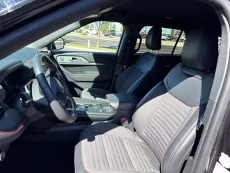 2025 Ford Explorer photo 7