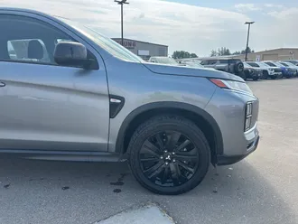 2025 Mitsubishi Outlander Sport photo 3