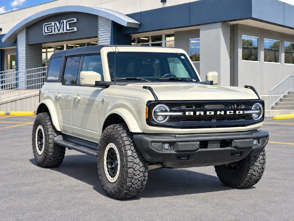 2025 Ford Bronco Outer Banks