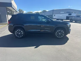 2027 GMC Terrain photo 4