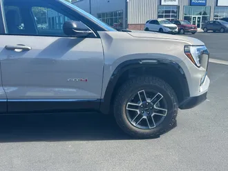 2027 GMC Terrain photo 3